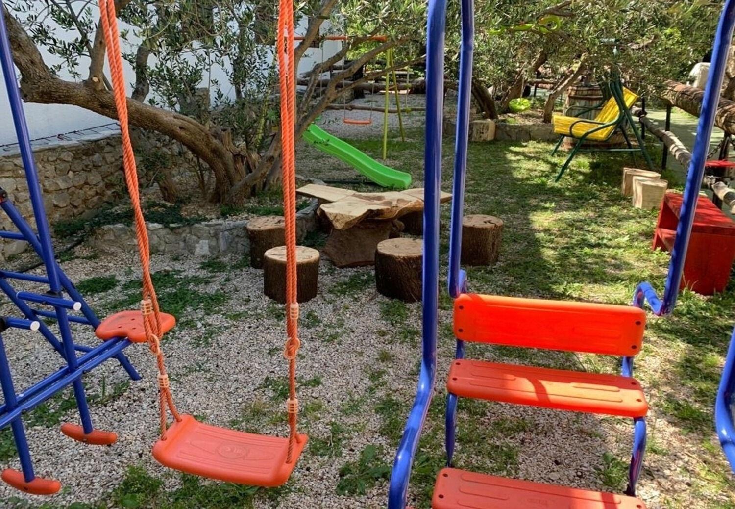 Apartments Antisa - With Playground Tučepi Buitenkant foto