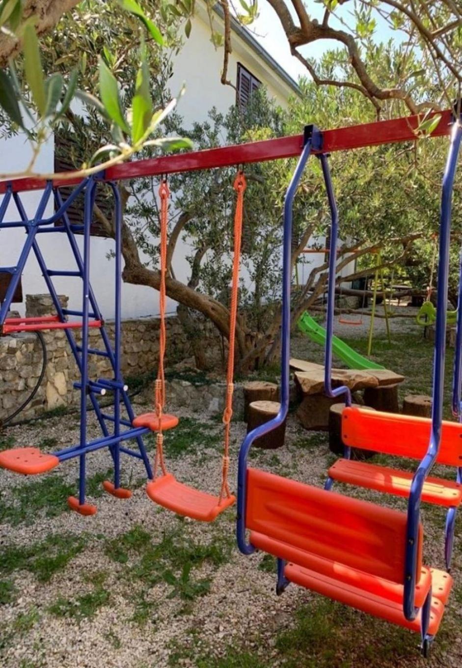 Apartments Antisa - With Playground Tučepi Buitenkant foto