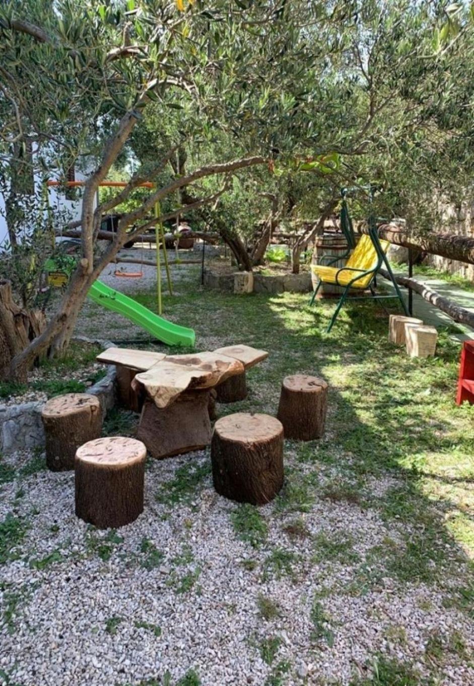 Apartments Antisa - With Playground Tučepi Buitenkant foto